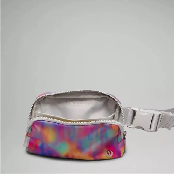 Lululemon Everywhere Belt Bag 1L-‎ Prism Wash Print Multi/Vapor